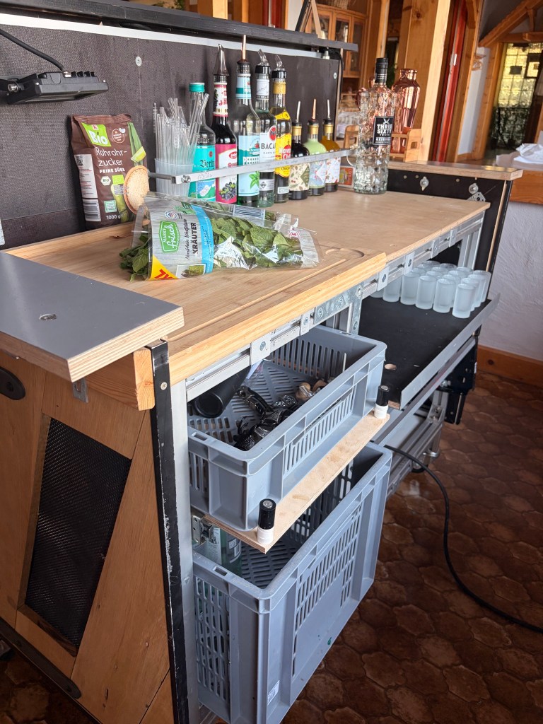 mietbar-VS Saloon Theke Mieten Jägermeister Villingen Schwenningen Event Verleih